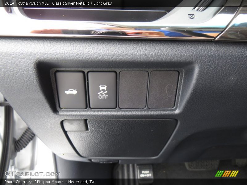 Classic Silver Metallic / Light Gray 2014 Toyota Avalon XLE