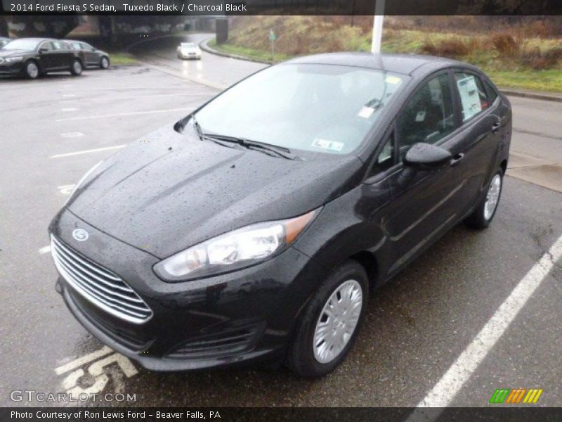 Tuxedo Black / Charcoal Black 2014 Ford Fiesta S Sedan