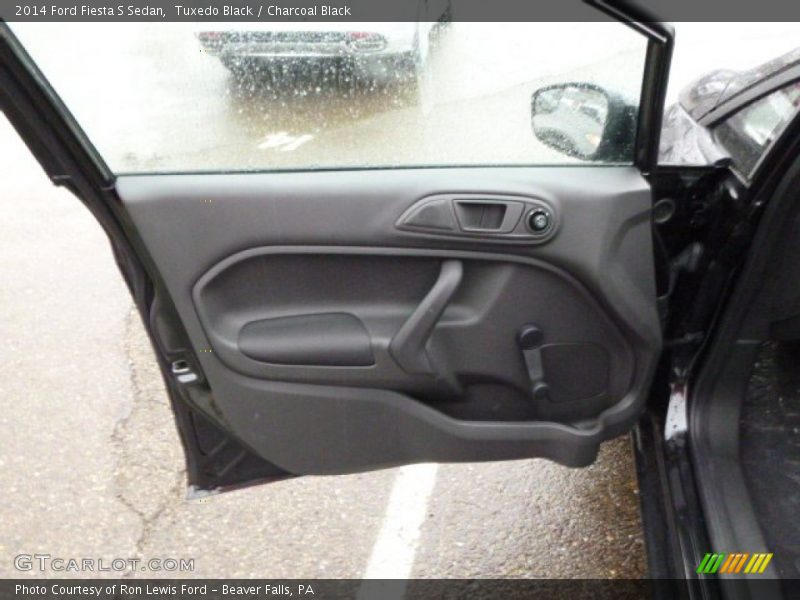 Tuxedo Black / Charcoal Black 2014 Ford Fiesta S Sedan