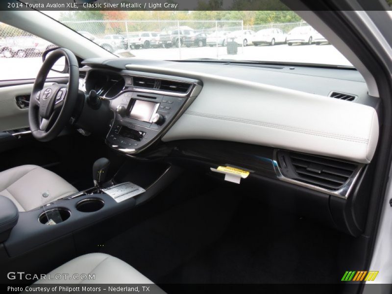 Classic Silver Metallic / Light Gray 2014 Toyota Avalon XLE