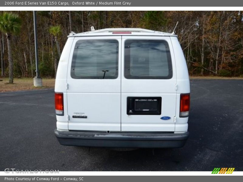 Oxford White / Medium Flint Grey 2006 Ford E Series Van E150 Cargo