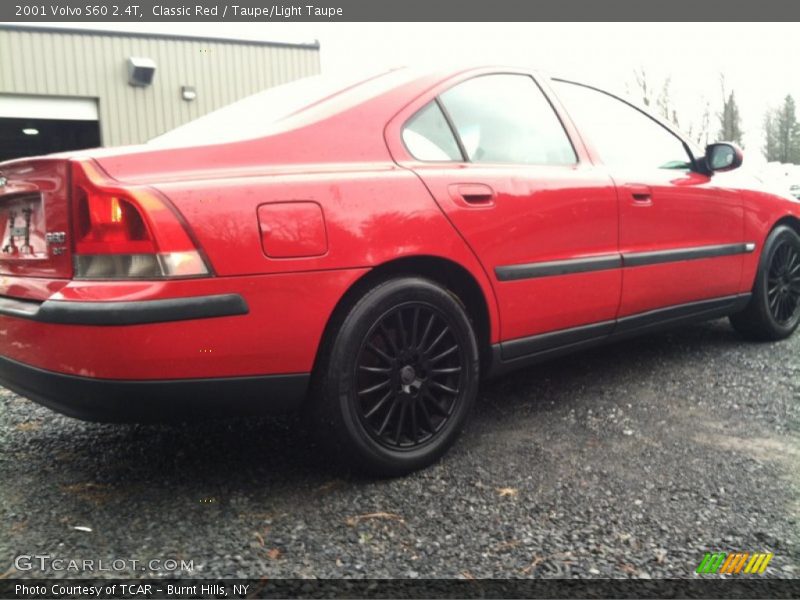 Classic Red / Taupe/Light Taupe 2001 Volvo S60 2.4T