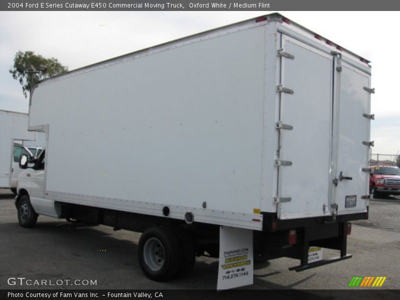 Oxford White / Medium Flint 2004 Ford E Series Cutaway E450 Commercial Moving Truck