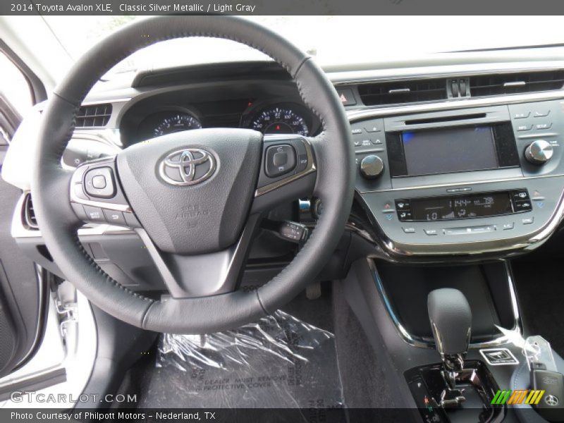 Dashboard of 2014 Avalon XLE