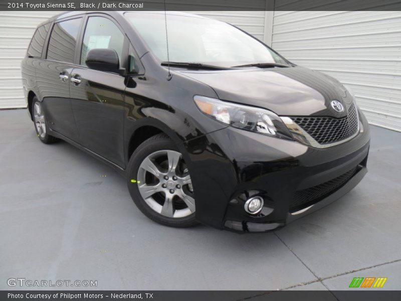 Front 3/4 View of 2014 Sienna SE