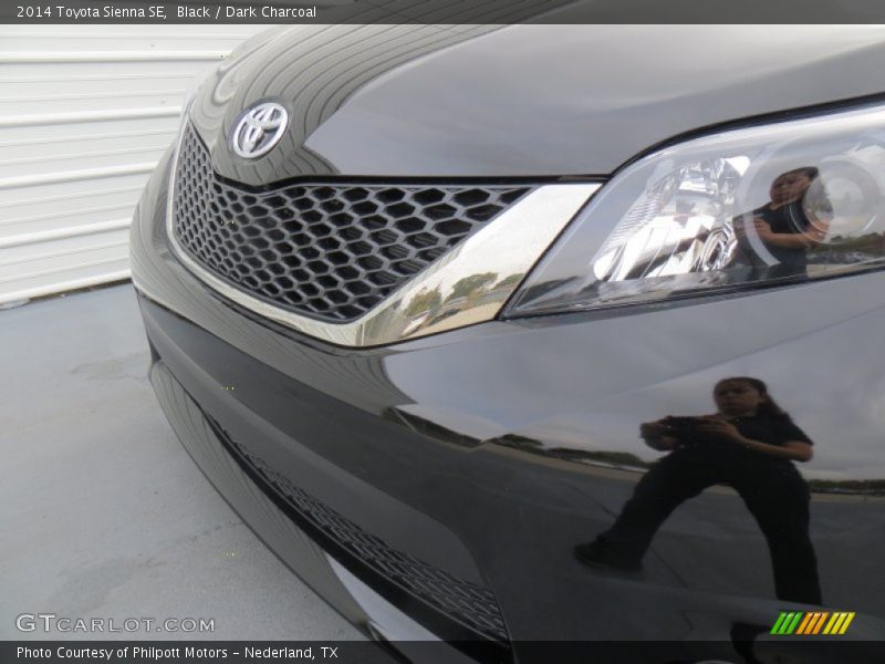 Black / Dark Charcoal 2014 Toyota Sienna SE