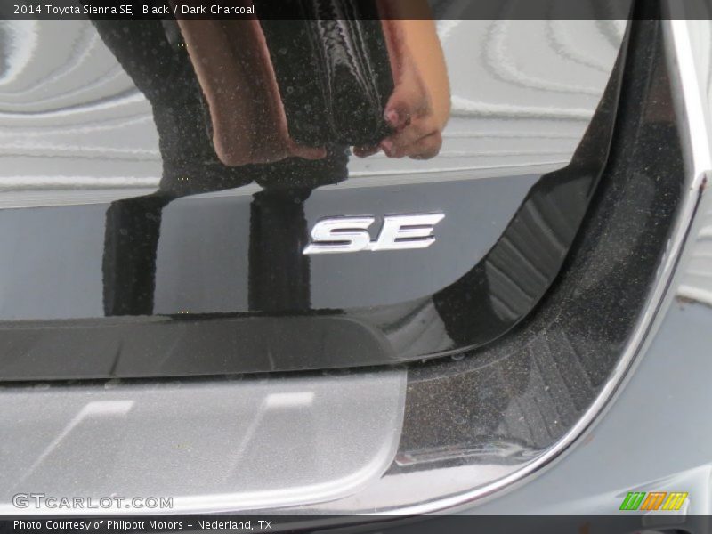 Black / Dark Charcoal 2014 Toyota Sienna SE