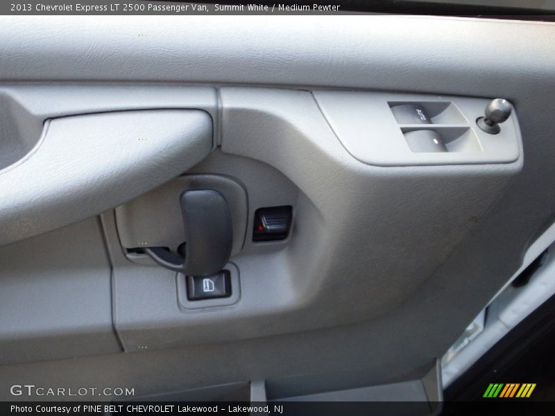 Summit White / Medium Pewter 2013 Chevrolet Express LT 2500 Passenger Van