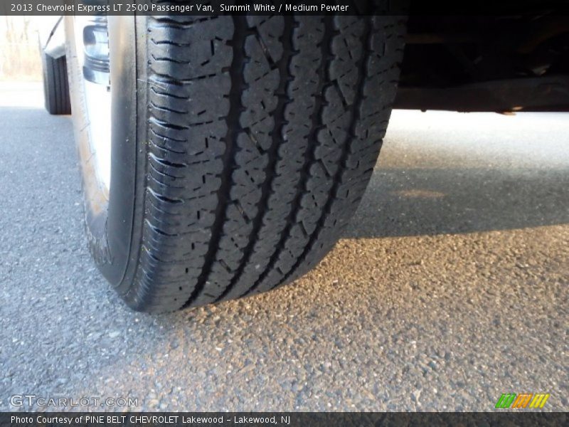 Summit White / Medium Pewter 2013 Chevrolet Express LT 2500 Passenger Van