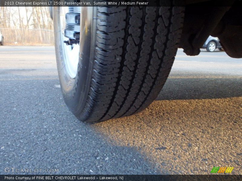 Summit White / Medium Pewter 2013 Chevrolet Express LT 2500 Passenger Van