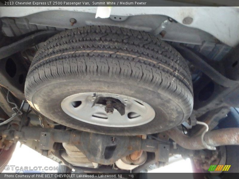 Summit White / Medium Pewter 2013 Chevrolet Express LT 2500 Passenger Van