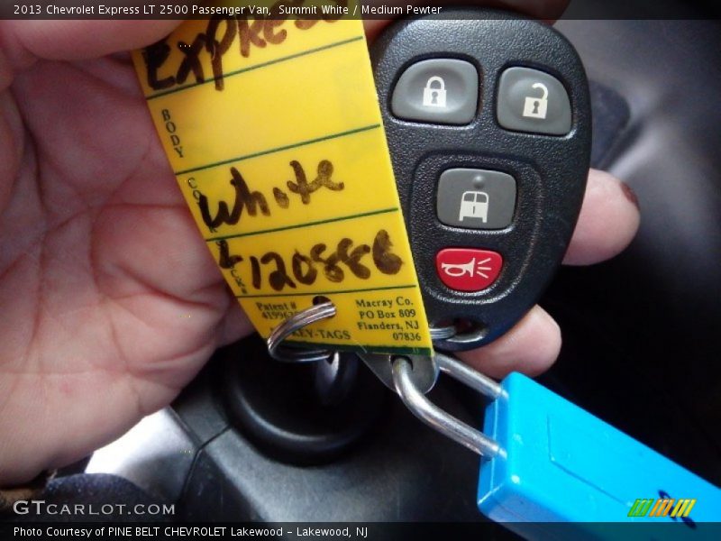Summit White / Medium Pewter 2013 Chevrolet Express LT 2500 Passenger Van