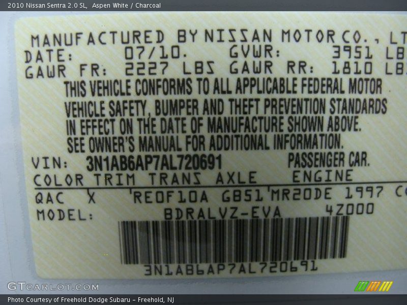 Aspen White / Charcoal 2010 Nissan Sentra 2.0 SL