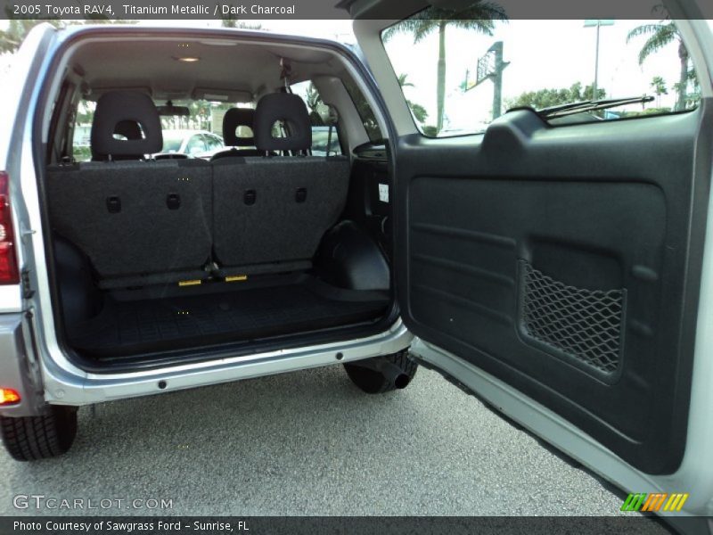 Titanium Metallic / Dark Charcoal 2005 Toyota RAV4