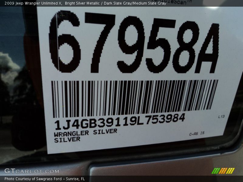 Bright Silver Metallic / Dark Slate Gray/Medium Slate Gray 2009 Jeep Wrangler Unlimited X