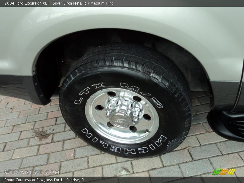  2004 Excursion XLT Wheel
