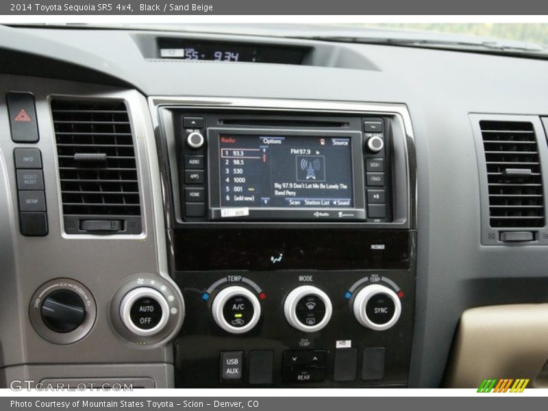 Controls of 2014 Sequoia SR5 4x4