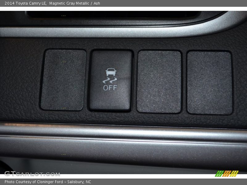 Magnetic Gray Metallic / Ash 2014 Toyota Camry LE