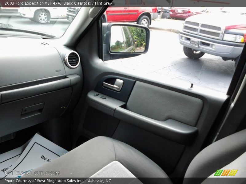Black Clearcoat / Flint Grey 2003 Ford Expedition XLT 4x4