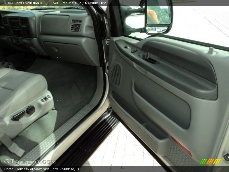 Silver Birch Metallic / Medium Flint 2004 Ford Excursion XLT