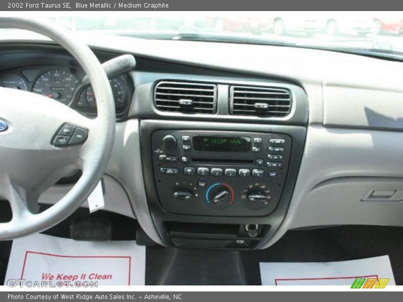 Blue Metallic / Medium Graphite 2002 Ford Taurus SE