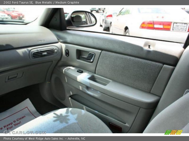 Blue Metallic / Medium Graphite 2002 Ford Taurus SE