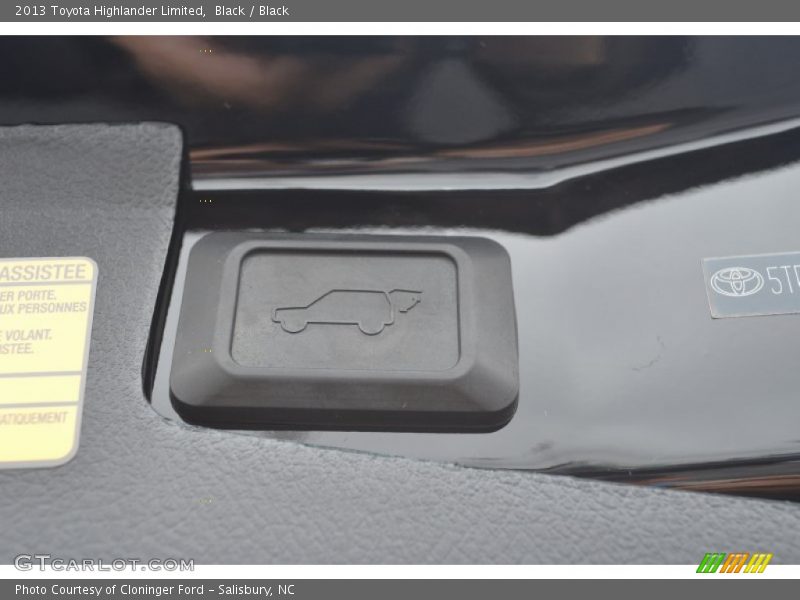 Black / Black 2013 Toyota Highlander Limited