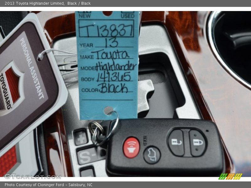 Black / Black 2013 Toyota Highlander Limited