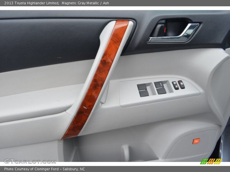 Magnetic Gray Metallic / Ash 2013 Toyota Highlander Limited