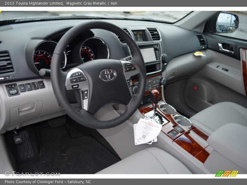Magnetic Gray Metallic / Ash 2013 Toyota Highlander Limited