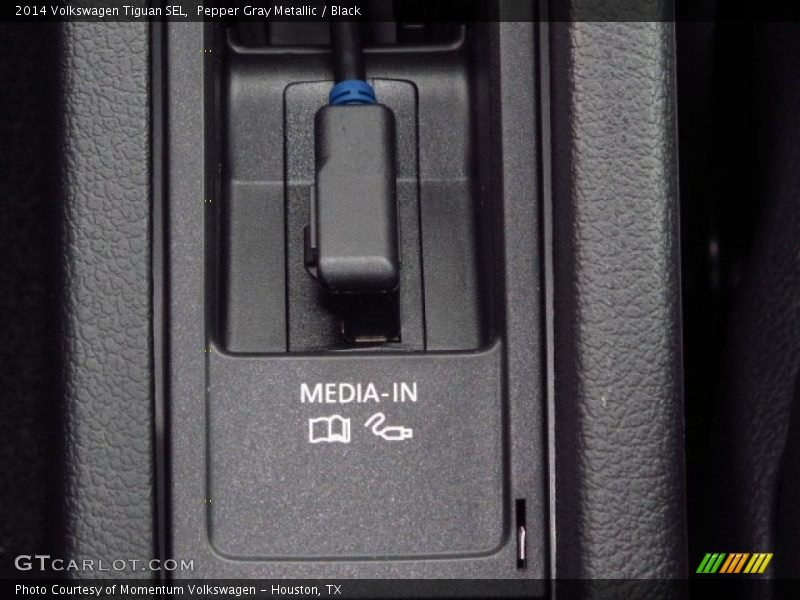 Pepper Gray Metallic / Black 2014 Volkswagen Tiguan SEL