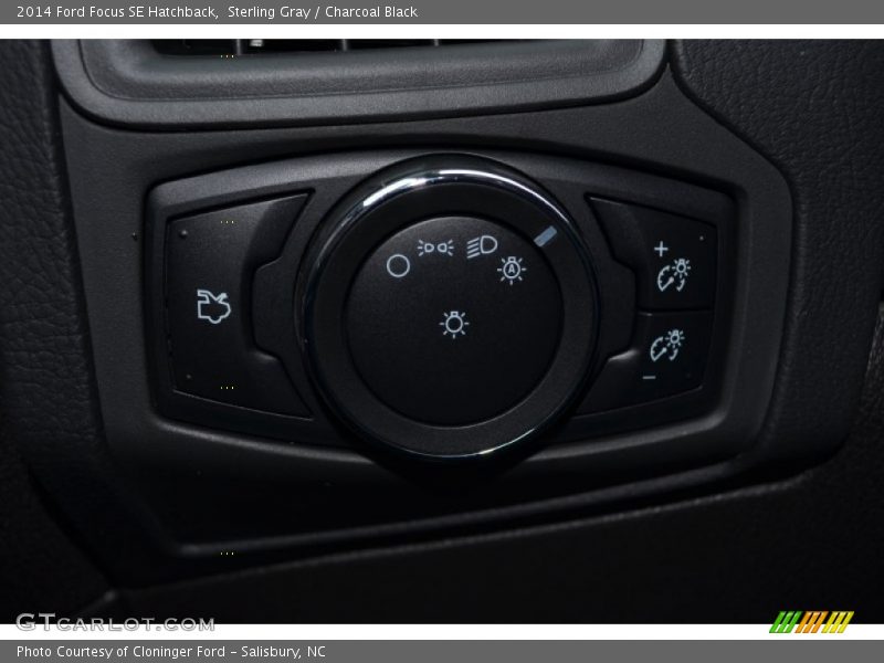 Sterling Gray / Charcoal Black 2014 Ford Focus SE Hatchback