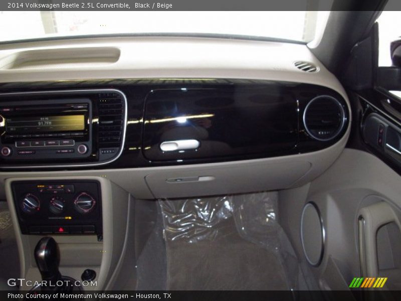 Black / Beige 2014 Volkswagen Beetle 2.5L Convertible