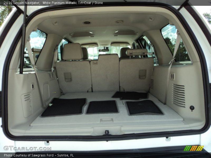 White Platinum Metallic Tri-Coat / Stone 2010 Lincoln Navigator