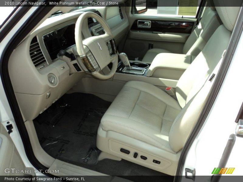 White Platinum Metallic Tri-Coat / Stone 2010 Lincoln Navigator