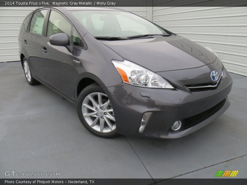 Front 3/4 View of 2014 Prius v Five