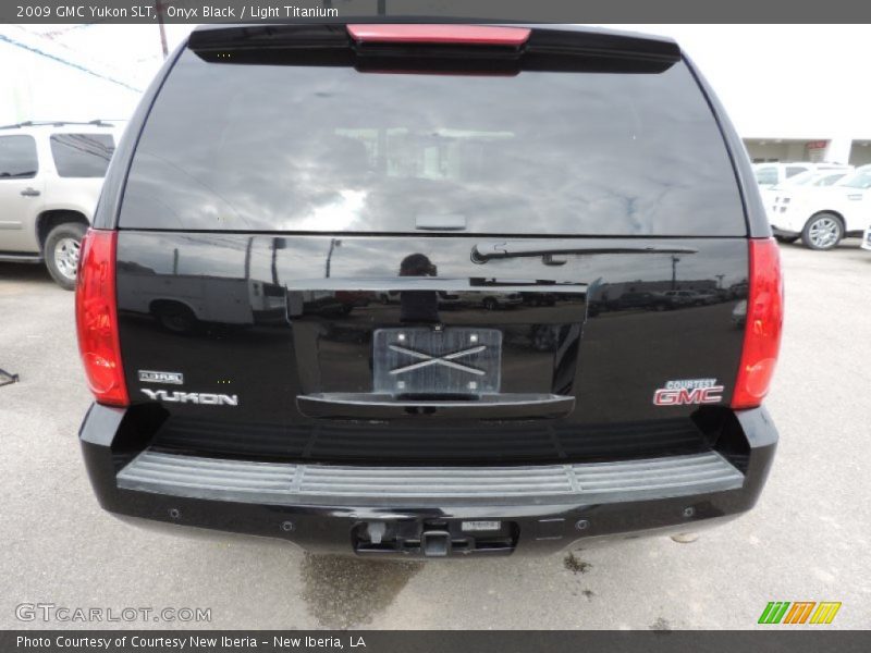 Onyx Black / Light Titanium 2009 GMC Yukon SLT