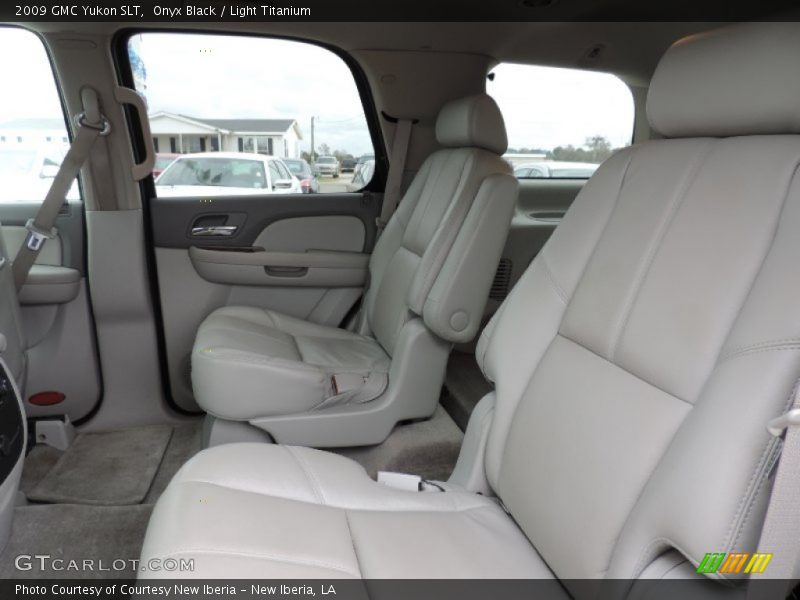 Onyx Black / Light Titanium 2009 GMC Yukon SLT