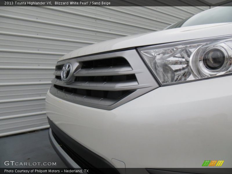 Blizzard White Pearl / Sand Beige 2013 Toyota Highlander V6