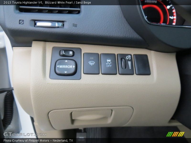 Blizzard White Pearl / Sand Beige 2013 Toyota Highlander V6