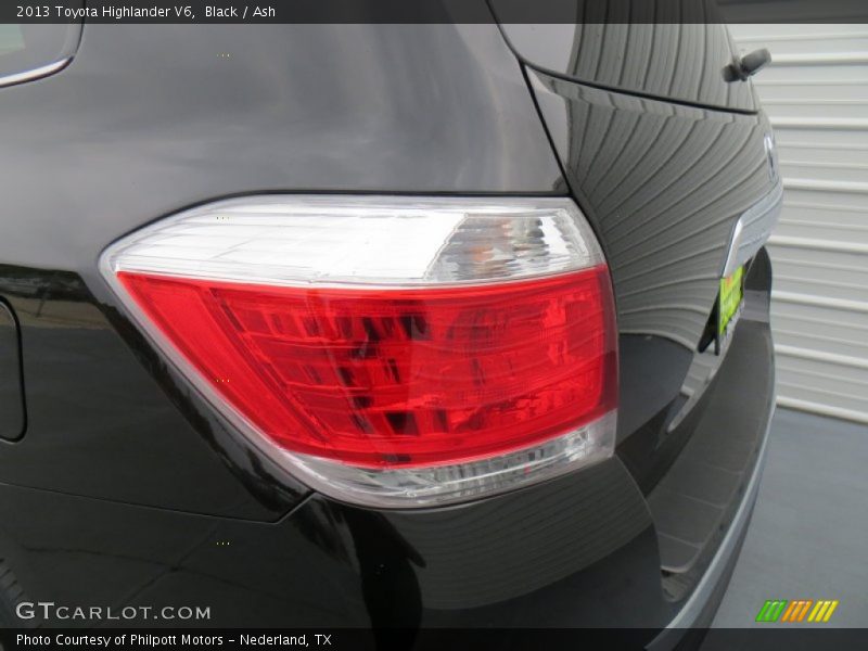 Black / Ash 2013 Toyota Highlander V6