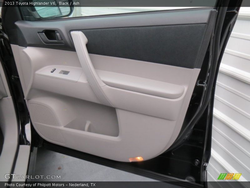 Black / Ash 2013 Toyota Highlander V6