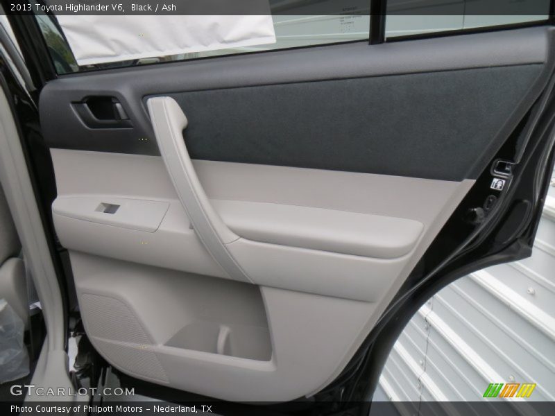 Black / Ash 2013 Toyota Highlander V6