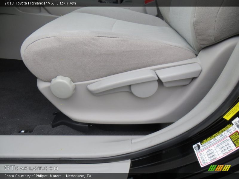 Black / Ash 2013 Toyota Highlander V6