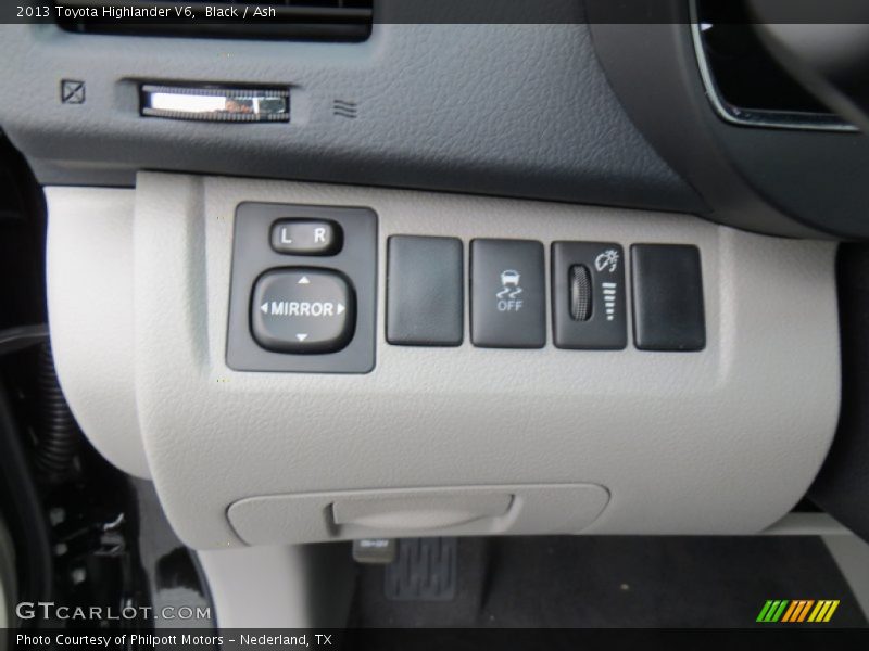 Black / Ash 2013 Toyota Highlander V6