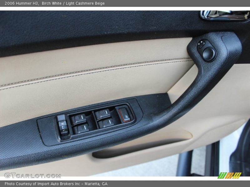Birch White / Light Cashmere Beige 2006 Hummer H3