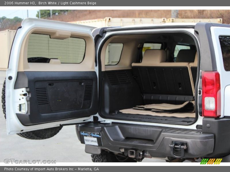 Birch White / Light Cashmere Beige 2006 Hummer H3