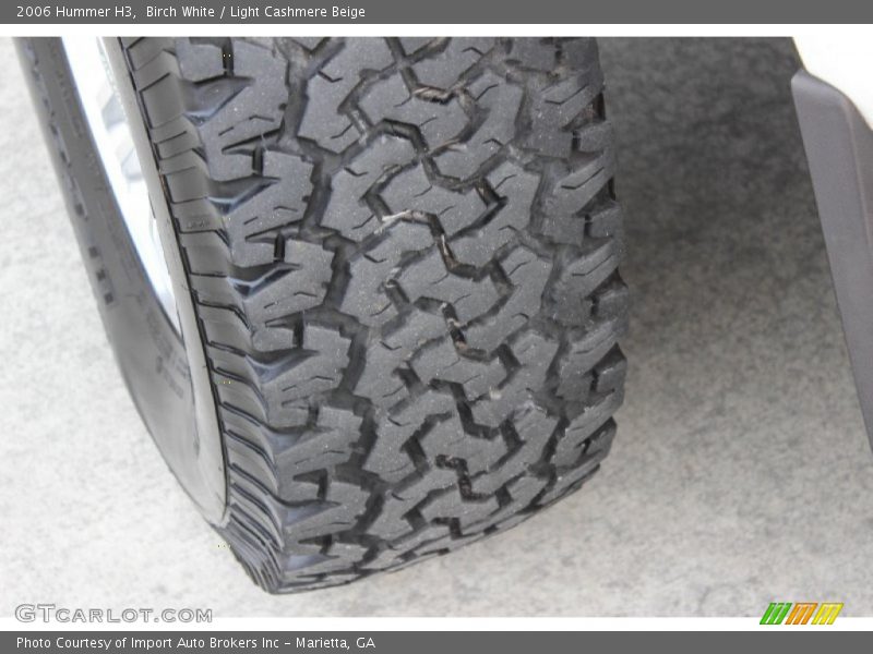 Birch White / Light Cashmere Beige 2006 Hummer H3