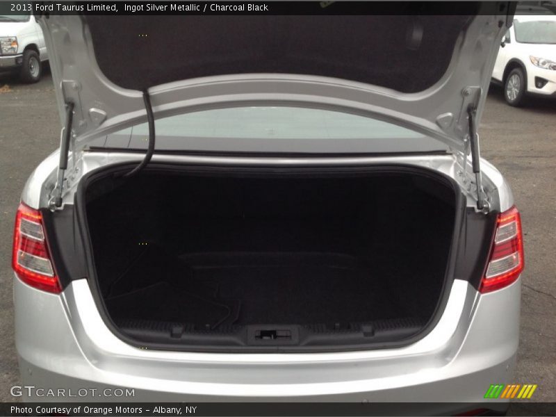 Ingot Silver Metallic / Charcoal Black 2013 Ford Taurus Limited