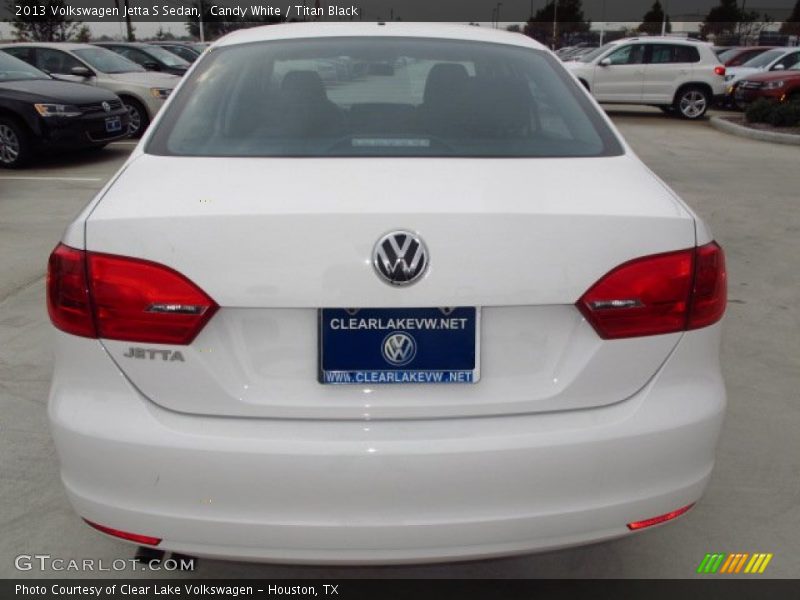 Candy White / Titan Black 2013 Volkswagen Jetta S Sedan